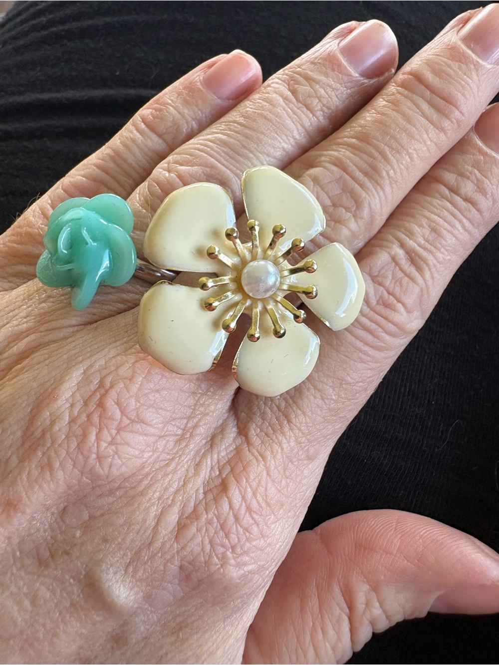 Set of 2 rings made from vintage clip earrings. Size adjustable.
